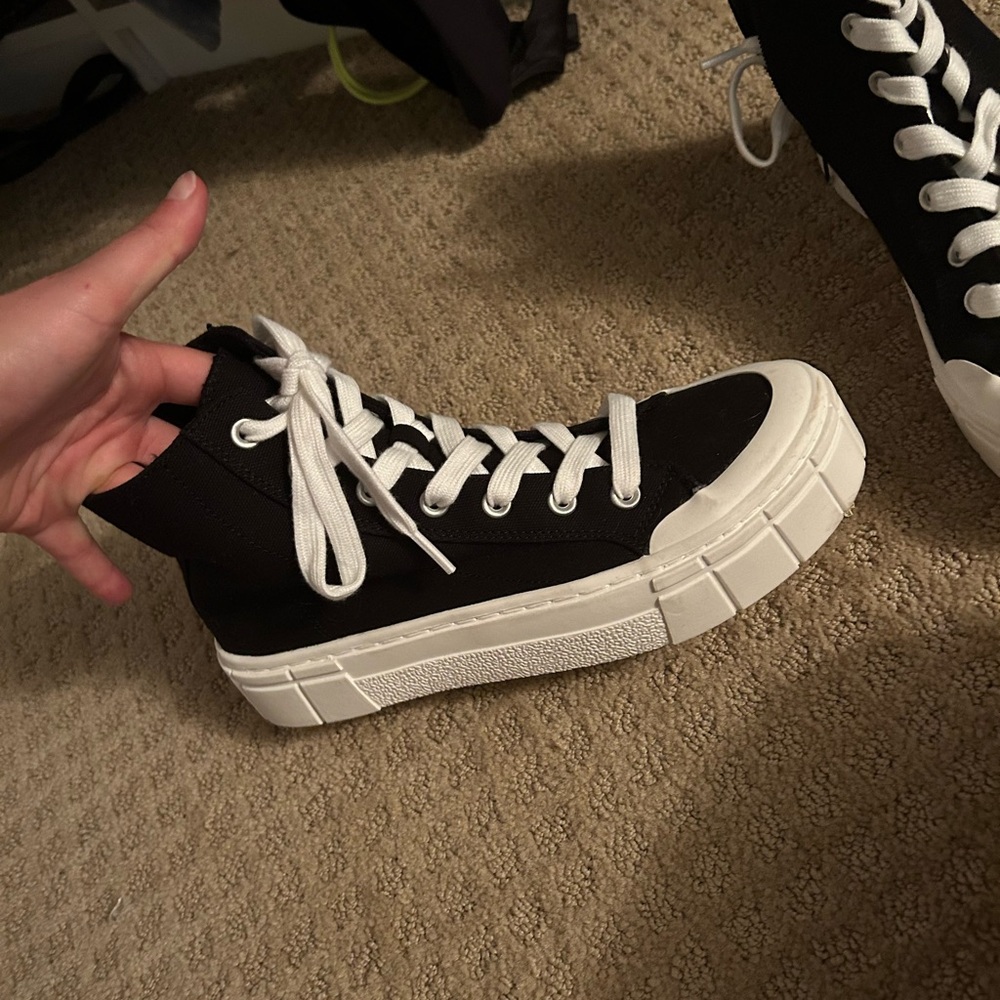 Super cute platform sneakers